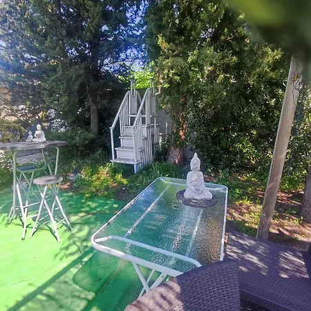 Apartman Ingrid Mary Nîmes