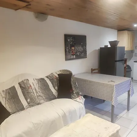 Apartament Ingrid Mary Nîmes
